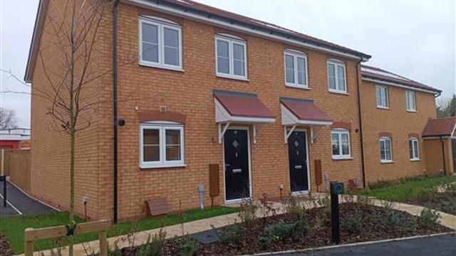 Stone Walk, Seabridge